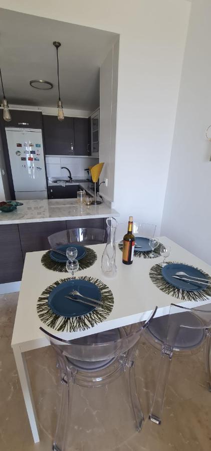 Small Oasis - Appartement 6 Personnes مانيلفا المظهر الخارجي الصورة