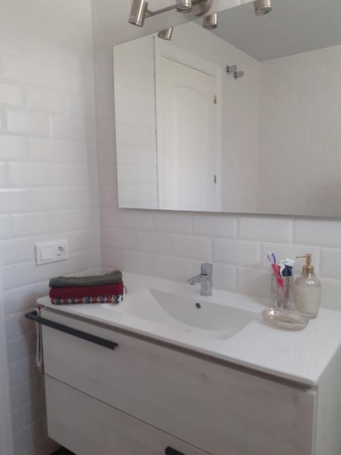 Small Oasis - Appartement 6 Personnes مانيلفا المظهر الخارجي الصورة
