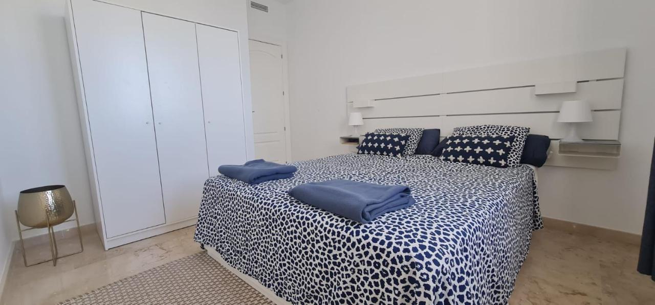 Small Oasis - Appartement 6 Personnes مانيلفا المظهر الخارجي الصورة