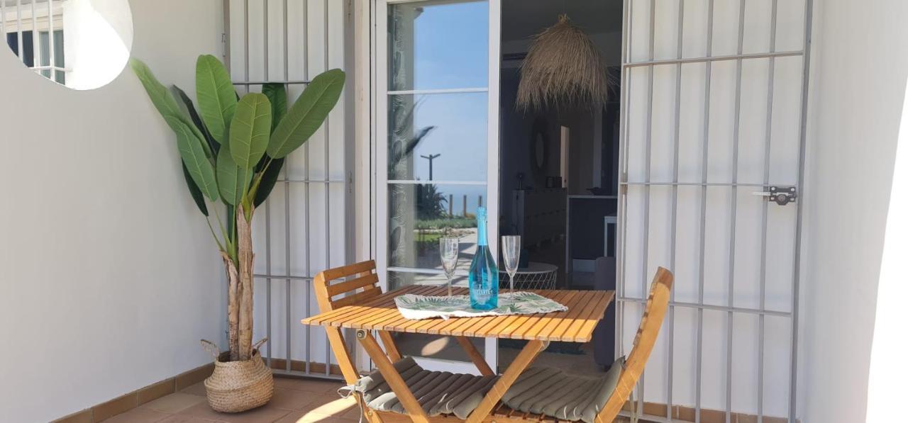 Small Oasis - Appartement 6 Personnes مانيلفا المظهر الخارجي الصورة