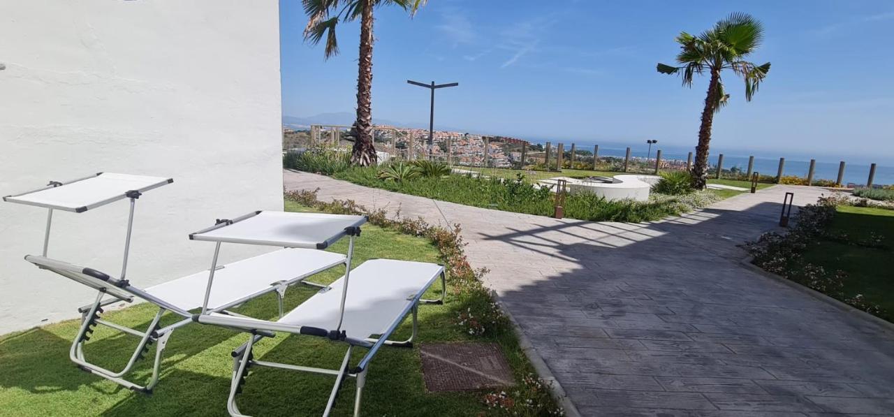 Small Oasis - Appartement 6 Personnes مانيلفا المظهر الخارجي الصورة