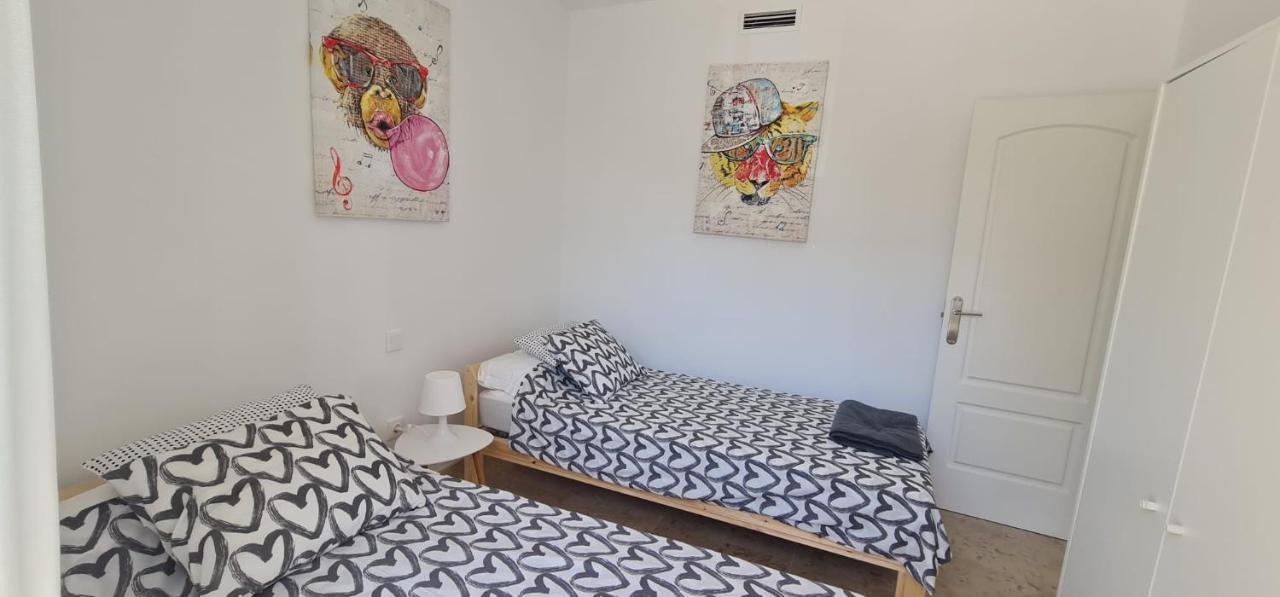 Small Oasis - Appartement 6 Personnes مانيلفا المظهر الخارجي الصورة